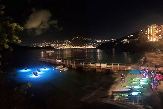 Glow Boats LED Night Kayak from Marriott Frenchman's Cove - The first minutes on the water: quiet paddling with a quick skills check