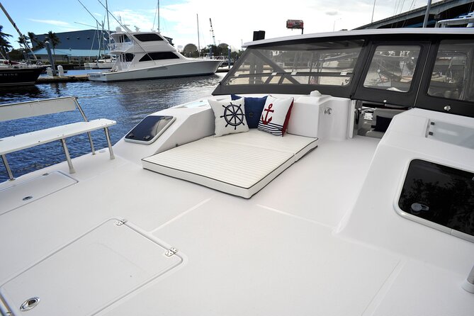 Private Luxury Power Catamaran. Enjoy USVI Aboard MV Hydra - Health and sanitation steps for a USVI day