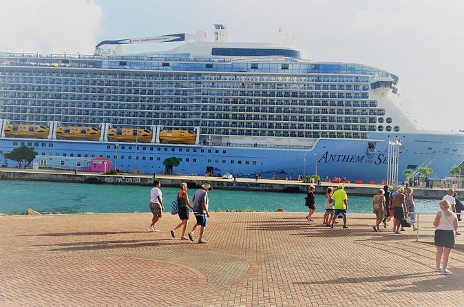 St Thomas Private and Customized Sightseeing Tour - Cruzan Rum at the end: the fun finish, and the age line
