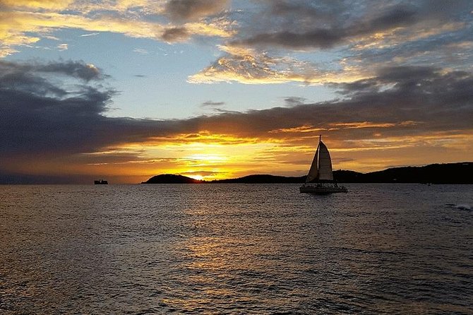 Sunset Sail with Cocktails and Appetizers - Your 5:30 pm sunset slot: how the 2 hours usually play out